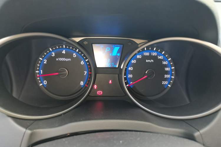 Used Hyundai ix35 2013 2.0L Automatic Two-Wheel Drive Smart GLS China IV Standard Instrument Cluster