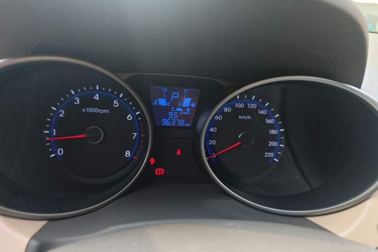 Used Hyundai ix35 2013 2.0L Automatic Two-Wheel Drive Smart GLS China IV Standard Instrument Cluster