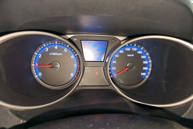 Used Hyundai ix35 2013 2.0L Automatic Two-Wheel Drive Smart GLS China IV Standard Instrument Cluster