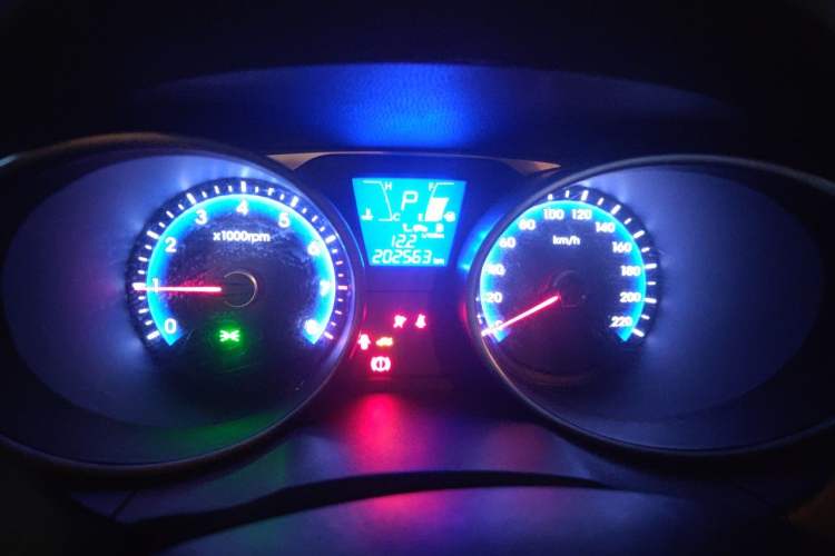 Used Hyundai ix35 2013 2.0L Automatic Two-Wheel Drive Smart GLS China IV Standard Instrument Cluster