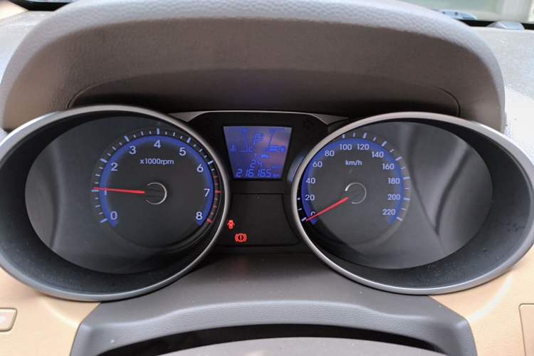Used Hyundai ix35 2013 2.0L Automatic Two-Wheel Drive Smart GLS China IV Standard Instrument Cluster