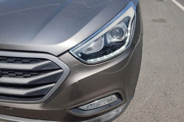 Used Hyundai ix35 2013 2.0L Automatic Two-Wheel Drive Smart GLS China IV Standard Left Front Headlight