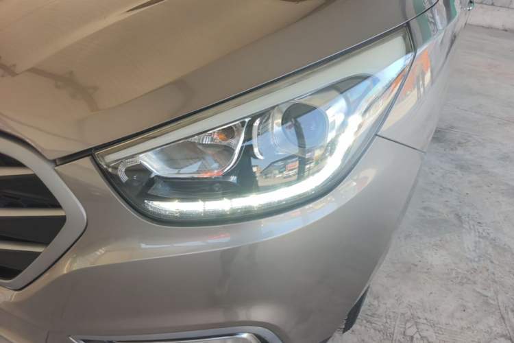 Used Hyundai ix35 2013 2.0L Automatic Two-Wheel Drive Smart GLS China IV Standard Left Front Headlight