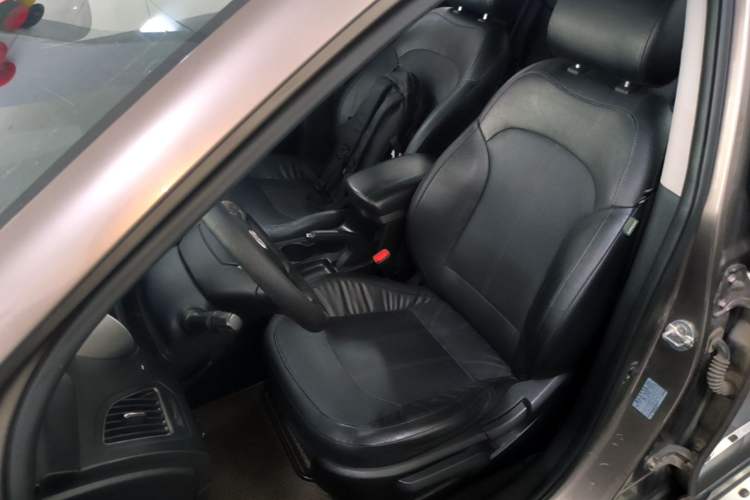 Used Hyundai ix35 2013 2.0L Automatic Two-Wheel Drive Smart GLS China IV Standard Left Front Seat