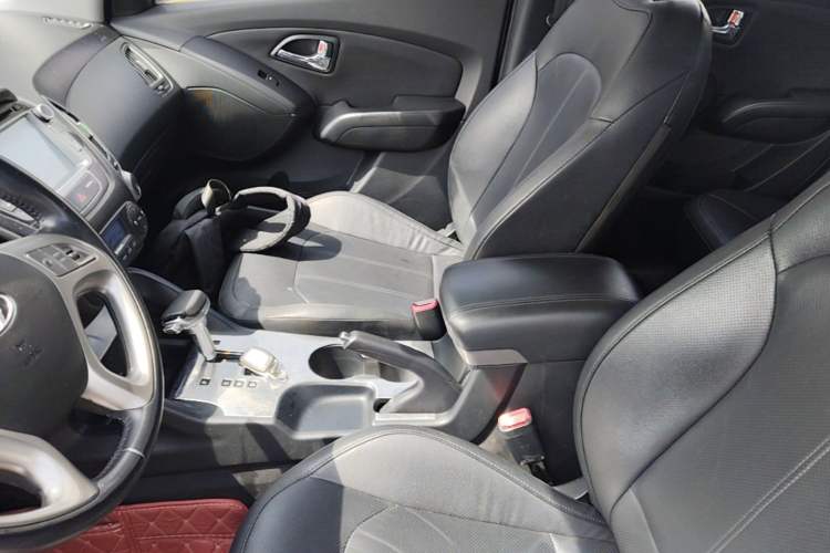Used Hyundai ix35 2013 2.0L Automatic Two-Wheel Drive Smart GLS China IV Standard Left Front Seat
