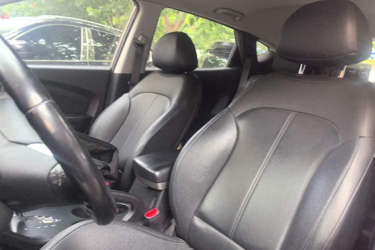 Used Hyundai ix35 2013 2.0L Automatic Two-Wheel Drive Smart GLS China IV Standard Left Front Seat