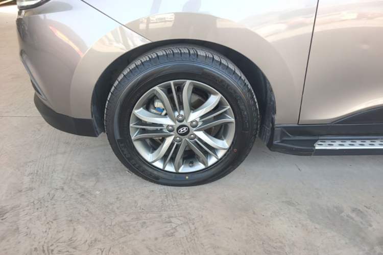 Used Hyundai ix35 2013 2.0L Automatic Two-Wheel Drive Smart GLS China IV Standard Left Front Wheel Hub