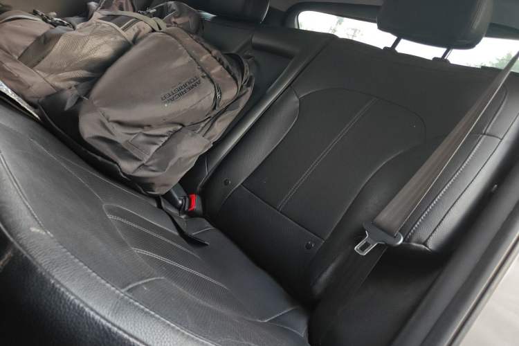 Used Hyundai ix35 2013 2.0L Automatic Two-Wheel Drive Smart GLS China V Standard Left Rear Seat
