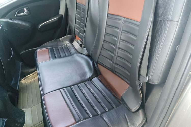Used Hyundai ix35 2013 2.0L Automatic Two-Wheel Drive Smart GLS China IV Standard Left Rear Seat