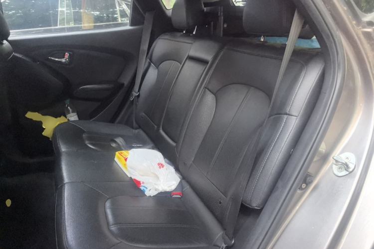 Used Hyundai ix35 2013 2.0L Automatic Two-Wheel Drive Smart GLS China IV Standard Left Rear Seat