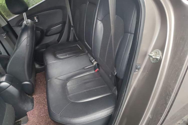 Used Hyundai ix35 2013 2.0L Automatic Two-Wheel Drive Smart GLS China IV Standard Left Rear Seat