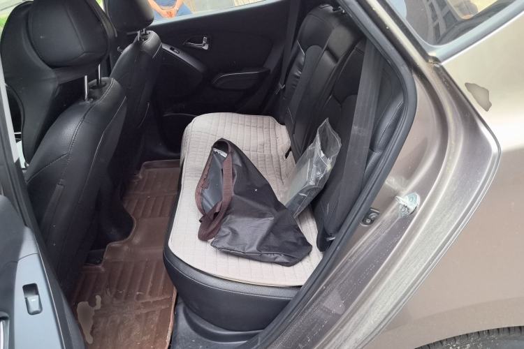Used Hyundai ix35 2013 2.0L Automatic Two-Wheel Drive Smart GLS China IV Standard Left Rear Seat