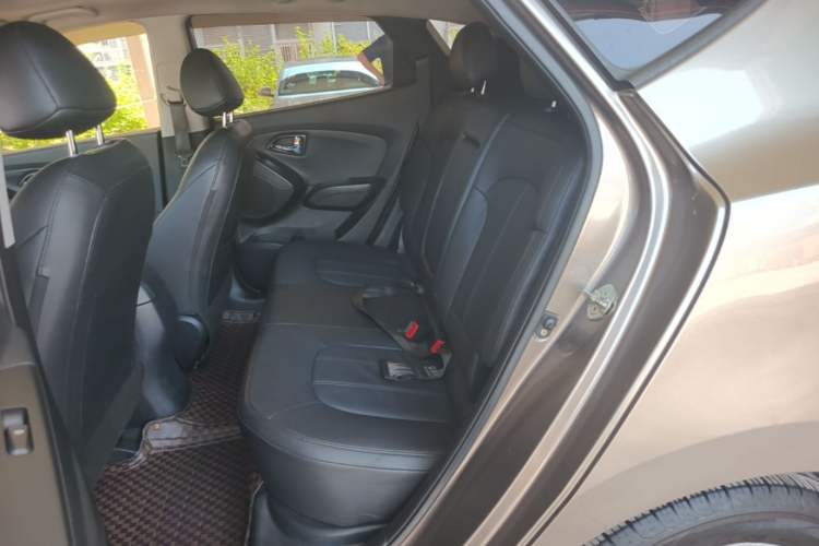 Used Hyundai ix35 2013 2.0L Automatic Two-Wheel Drive Smart GLS China IV Standard Left Rear Seat