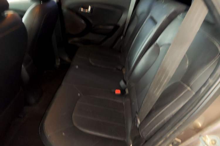 Used Hyundai ix35 2013 2.0L Automatic Two-Wheel Drive Smart GLS China IV Standard Left Rear Seat