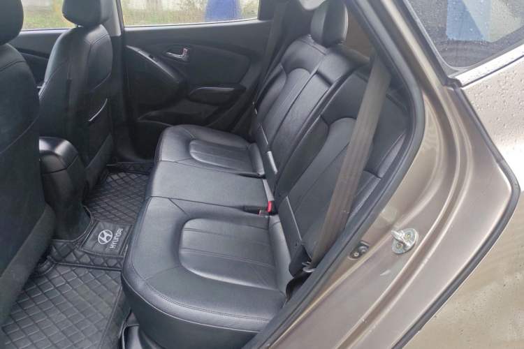 Used Hyundai ix35 2013 2.0L Automatic Two-Wheel Drive Smart GLS China IV Standard Left Rear Seat