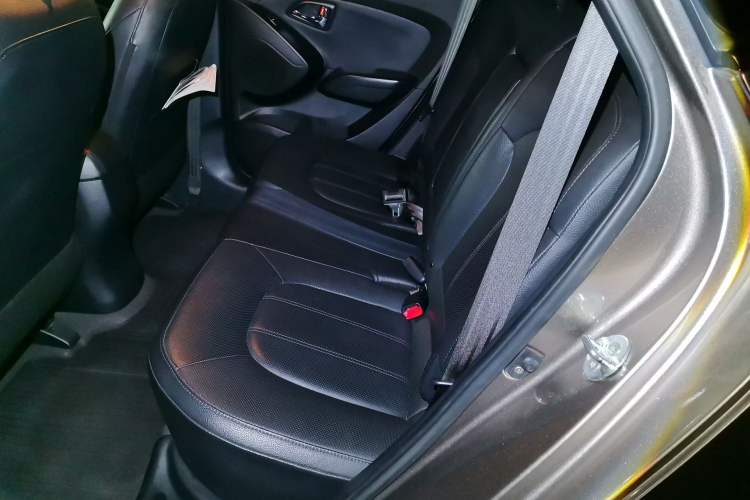 Used Hyundai ix35 2013 2.0L Automatic Two-Wheel Drive Smart GLS China V Standard Left Rear Seat