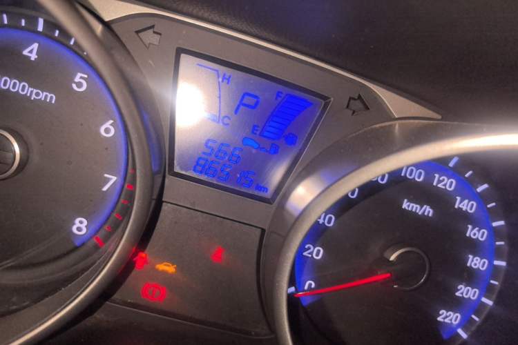 Used Hyundai ix35 2013 2.0L Automatic Two-Wheel Drive Smart GLS China IV Standard Odometer Close Up