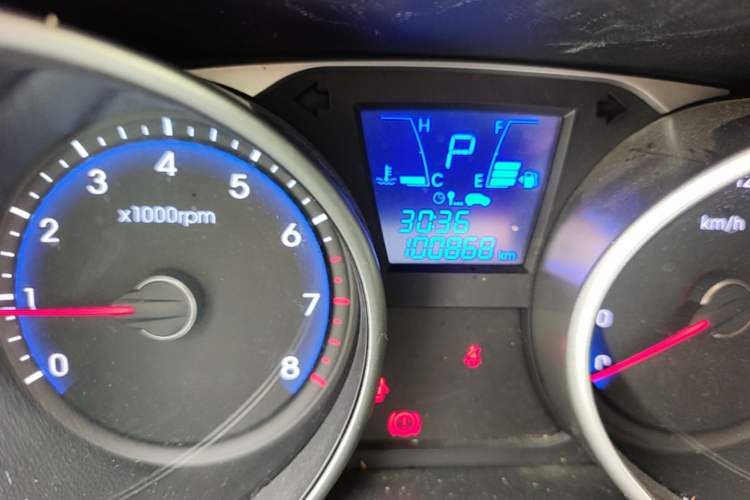 Used Hyundai ix35 2013 2.0L Automatic Two-Wheel Drive Smart GLS China V Standard Odometer Close Up