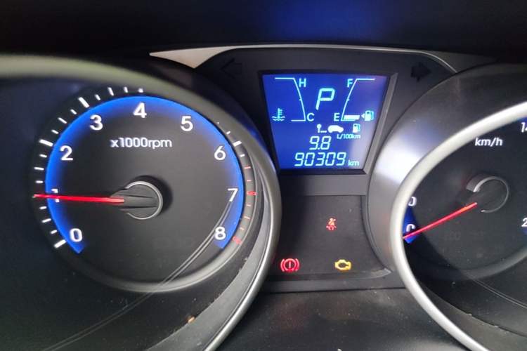 Used Hyundai ix35 2013 2.0L Automatic Two-Wheel Drive Smart GLS China IV Standard Odometer Close Up