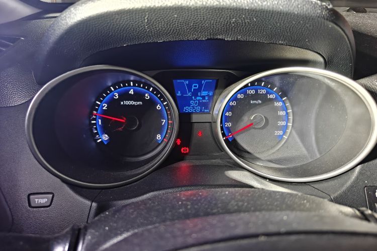 Used Hyundai ix35 2013 2.0L Automatic Two-Wheel Drive Smart GLS China IV Standard Odometer Close Up