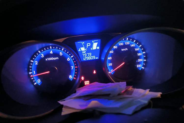 Used Hyundai ix35 2013 2.0L Automatic Two-Wheel Drive Smart GLS China IV Standard Odometer Close Up