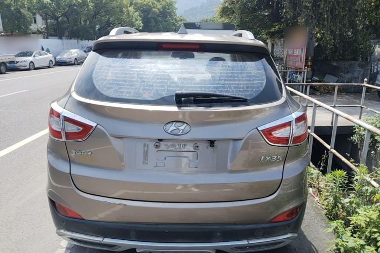 Used Hyundai ix35 2013 2.0L Automatic Two-Wheel Drive Smart GLS China IV Standard Rear