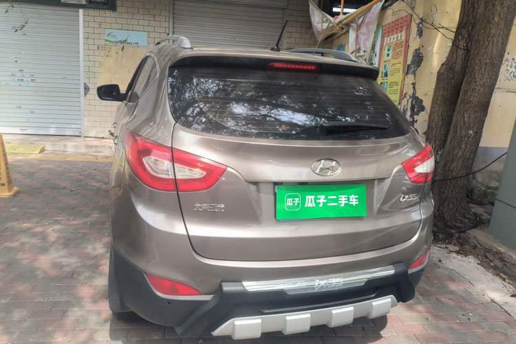 Used Hyundai ix35 2013 2.0L Automatic Two-Wheel Drive Smart GLS China IV Standard Rear