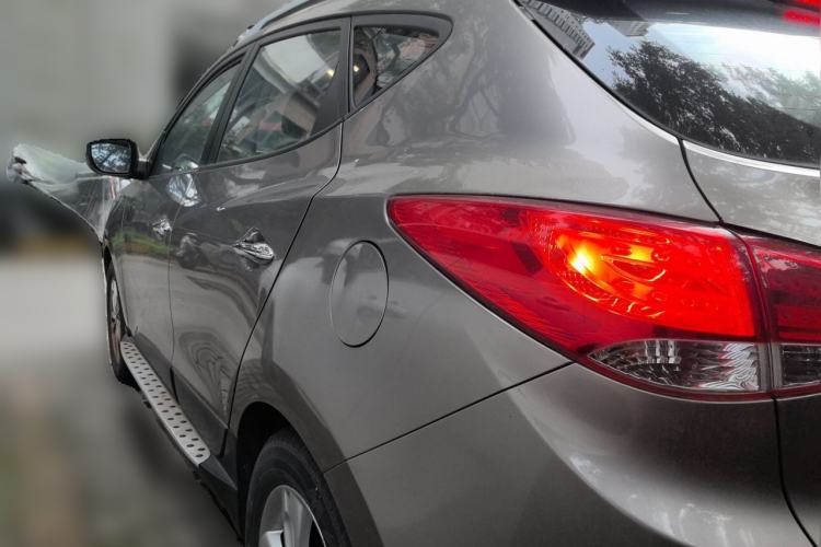 Used Hyundai ix35 2013 2.0L Automatic Two-Wheel Drive Smart GLS China IV Standard Rear Left 45 Deg