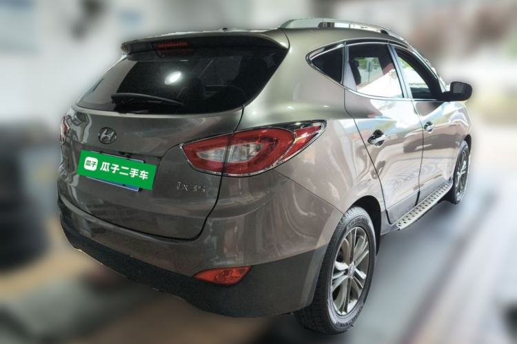 Used Hyundai ix35 2013 2.0L Automatic Two-Wheel Drive Smart GLS China IV Standard Rear Right 45 Deg