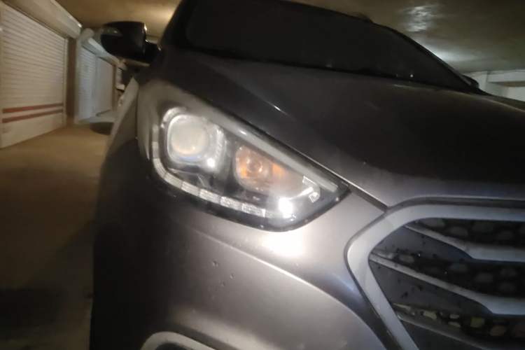 Used Hyundai ix35 2013 2.0L Automatic 2WD Comfort GL China IV Standard Right Front Headlight