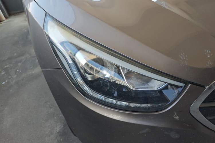 Used Hyundai ix35 2013 2.0L Automatic Two-Wheel Drive Smart GLS China IV Standard Right Front Headlight