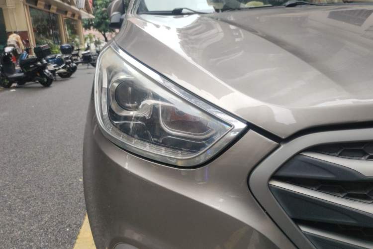 Used Hyundai ix35 2013 2.0L Manual 2WD Comfort GL China IV Standard Right Front Headlight