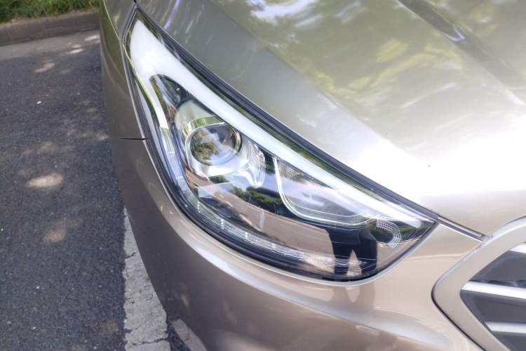 Used Hyundai ix35 2013 2.0L Automatic Two-Wheel Drive Smart GLS China V Standard Right Front Headlight