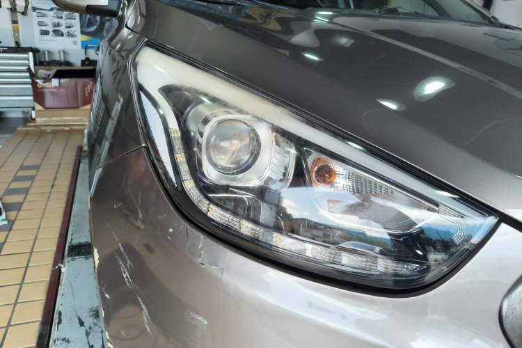 Used Hyundai ix35 2013 2.0L Automatic Two-Wheel Drive Smart GLS China IV Standard Right Front Headlight
