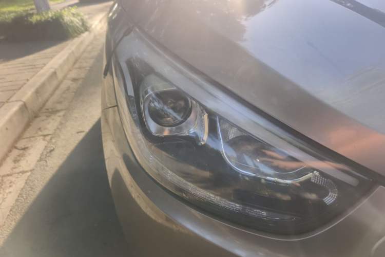 Used Hyundai ix35 2013 2.0L Automatic 2WD Comfort GL China IV Standard Right Front Headlight
