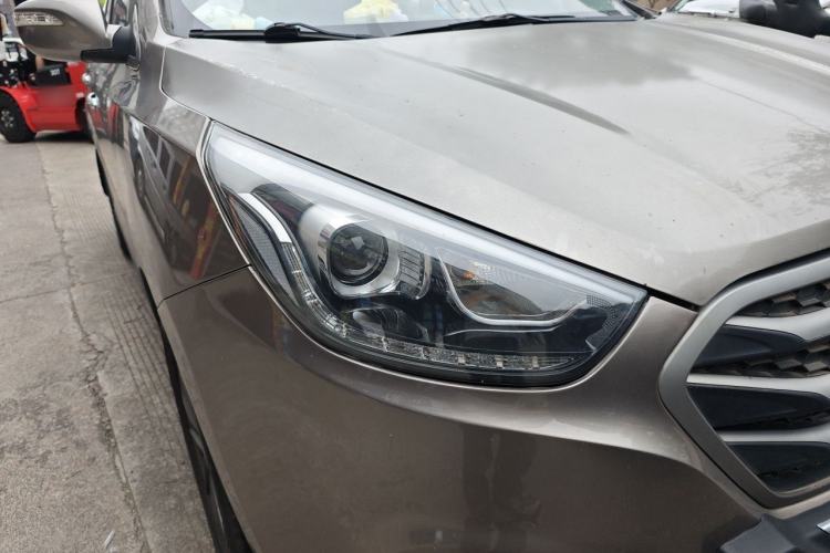 Used Hyundai ix35 2013 2.0L Automatic Two-Wheel Drive Smart GLS China IV Standard Right Front Headlight