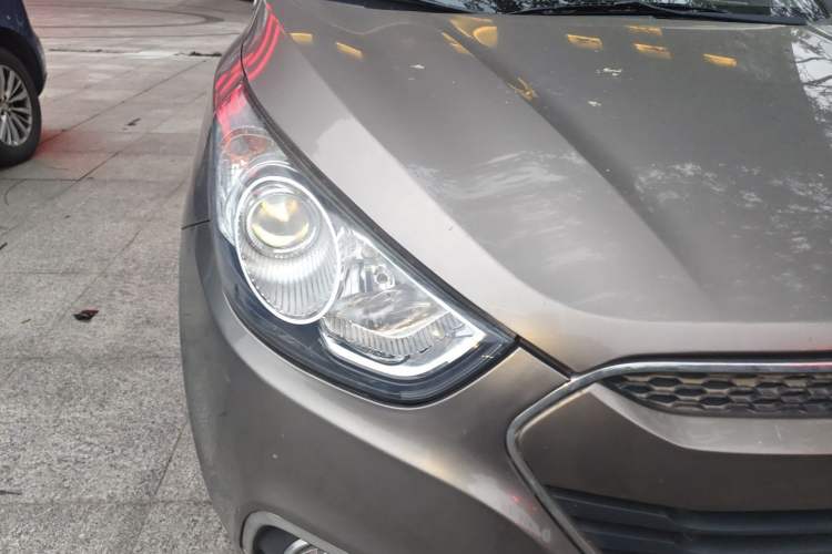 Used Hyundai ix35 2013 2.0L Automatic Two-Wheel Drive Smart GLS China IV Standard Right Front Headlight