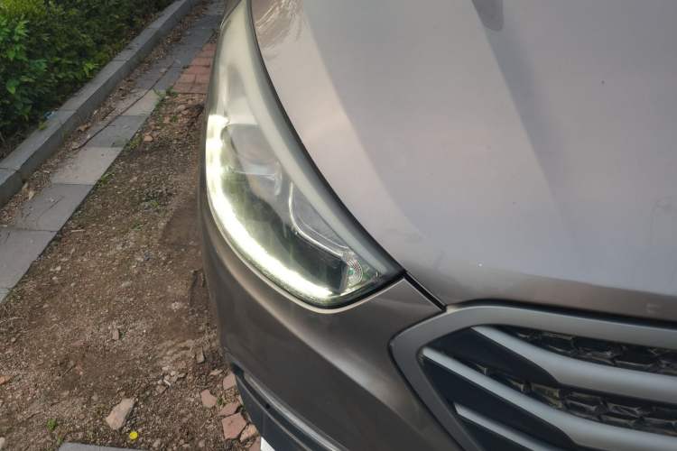 Used Hyundai ix35 2013 2.0L Automatic Two-Wheel Drive Smart GLS China IV Standard Right Front Headlight