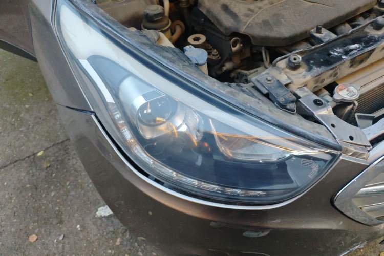 Used Hyundai ix35 2013 2.0L Automatic Two-Wheel Drive Smart GLS China IV Standard Right Front Headlight