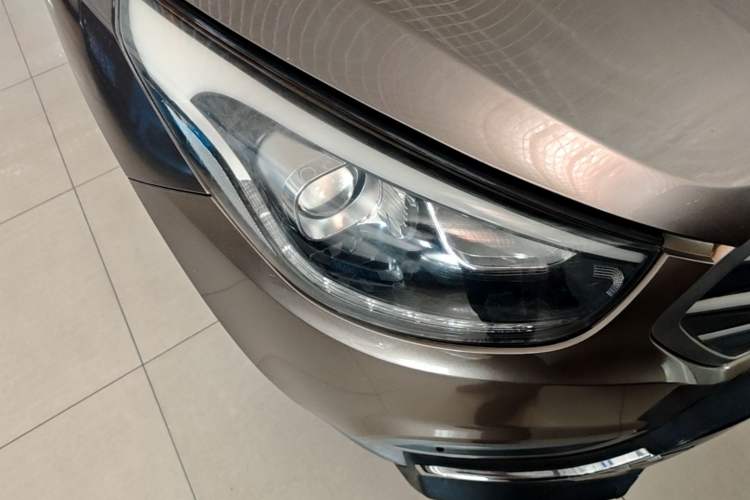 Used Hyundai ix35 2013 2.0L Automatic Two-Wheel Drive Smart GLS China IV Standard Right Front Headlight