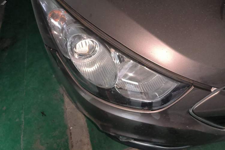 Used Hyundai ix35 2013 2.0L Automatic Two-Wheel Drive Smart GLS China IV Standard Right Front Headlight