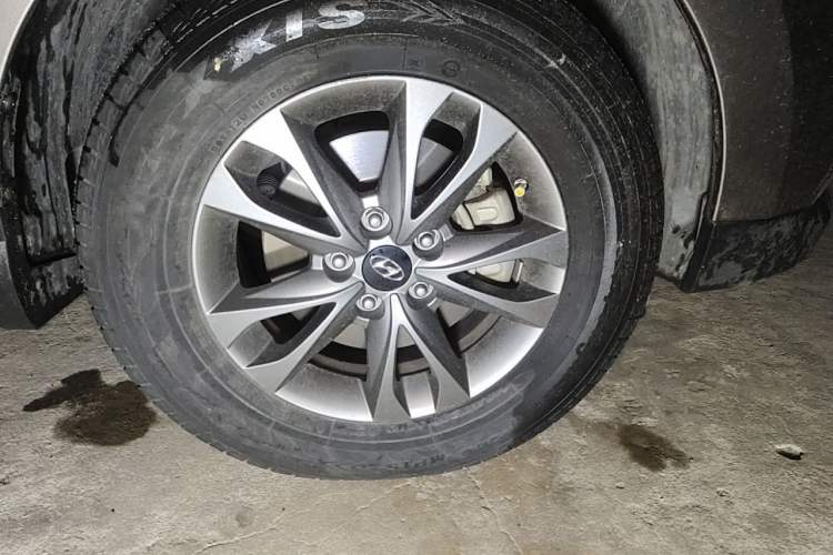 Used Hyundai ix35 2013 2.0L Automatic 2WD Comfort GL China IV Standard Right Front Wheel Hub