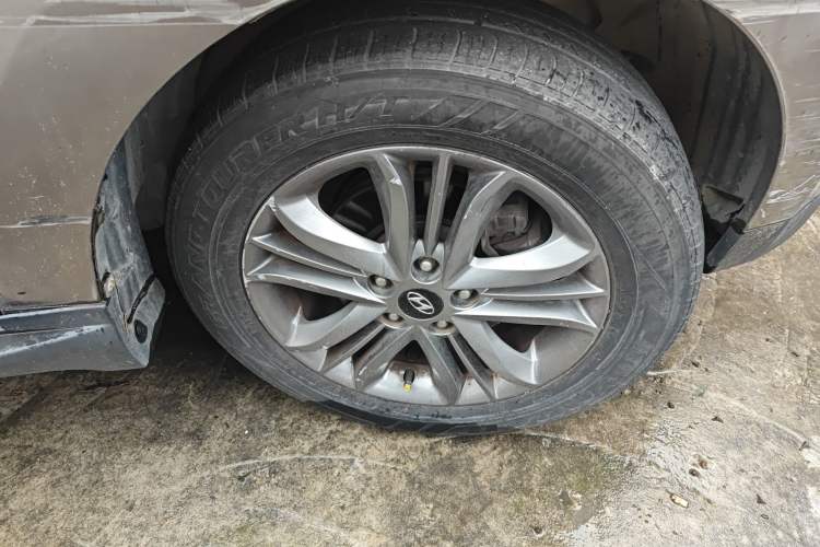 Used Hyundai ix35 2013 2.0L Automatic Two-Wheel Drive Smart GLS China IV Standard Right Front Wheel Hub