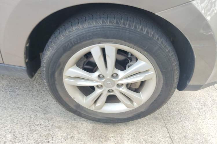 Used Hyundai ix35 2013 2.0L Automatic Two-Wheel Drive Smart GLS China IV Standard Right Front Wheel Hub