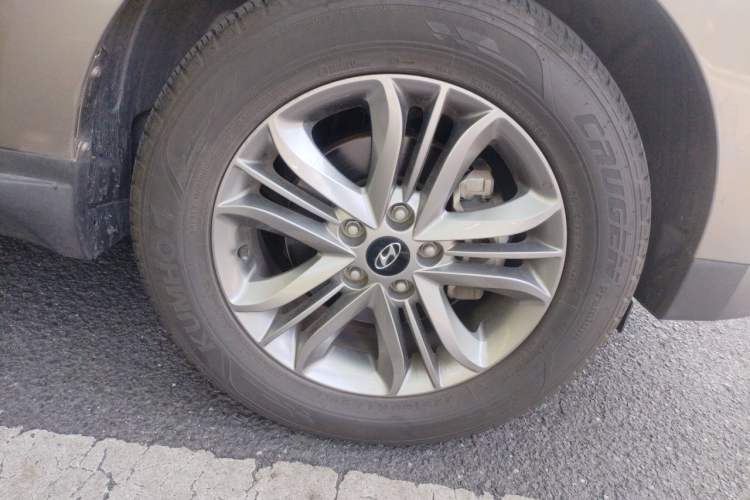 Used Hyundai ix35 2013 2.0L Automatic Two-Wheel Drive Smart GLS China V Standard Right Front Wheel Hub