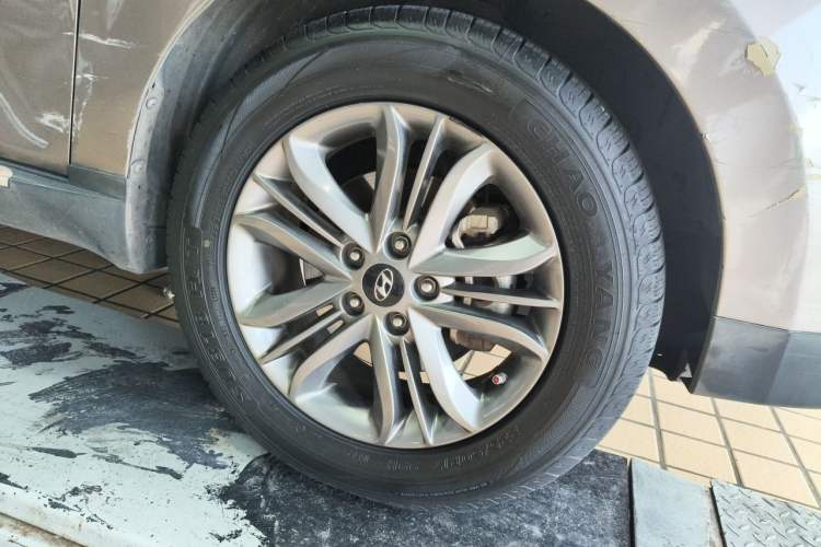 Used Hyundai ix35 2013 2.0L Automatic Two-Wheel Drive Smart GLS China IV Standard Right Front Wheel Hub