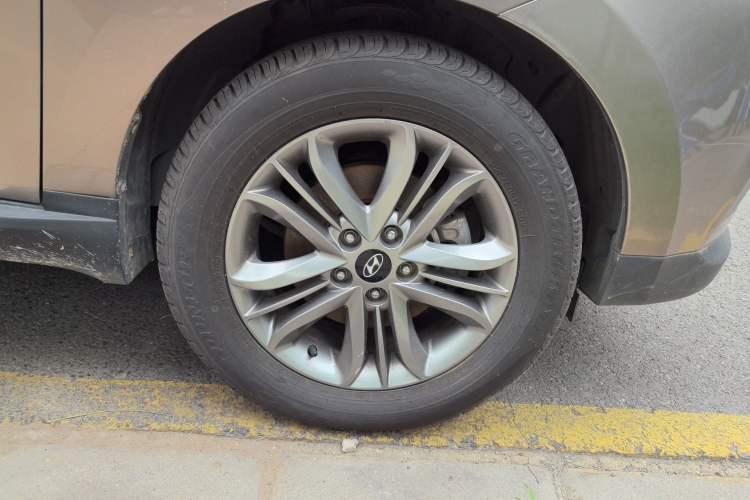 Used Hyundai ix35 2013 2.0L Automatic Two-Wheel Drive Smart GLS China IV Standard Right Front Wheel Hub