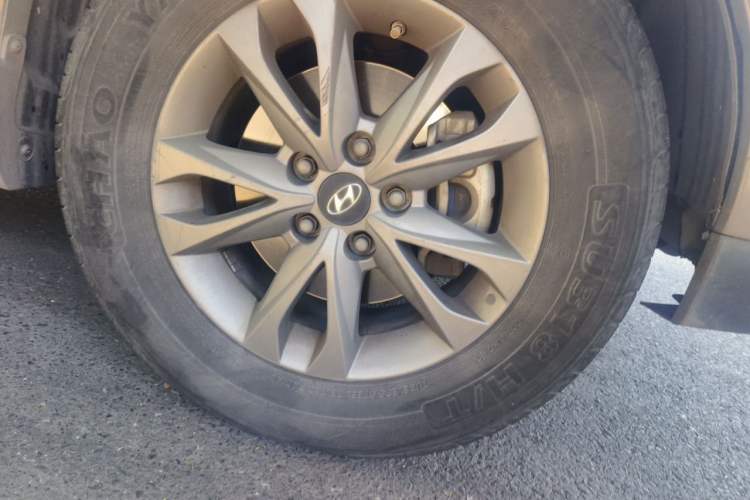 Used Hyundai ix35 2013 2.0L Automatic 2WD Comfort GL China IV Standard Right Front Wheel Hub