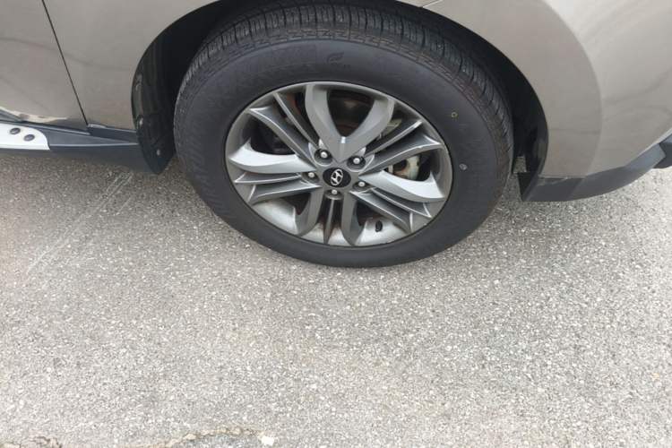 Used Hyundai ix35 2013 2.0L Automatic Two-Wheel Drive Smart GLS China IV Standard Right Front Wheel Hub