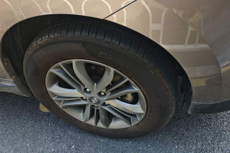Used Hyundai ix35 2013 2.0L Automatic Two-Wheel Drive Smart GLS China IV Standard Right Front Wheel Hub